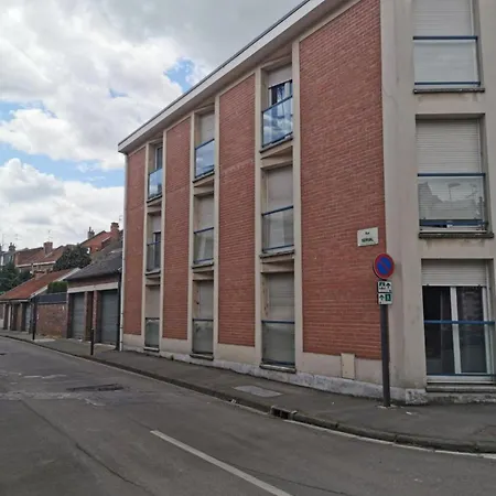Appartement En Face De La Fac De Droit *