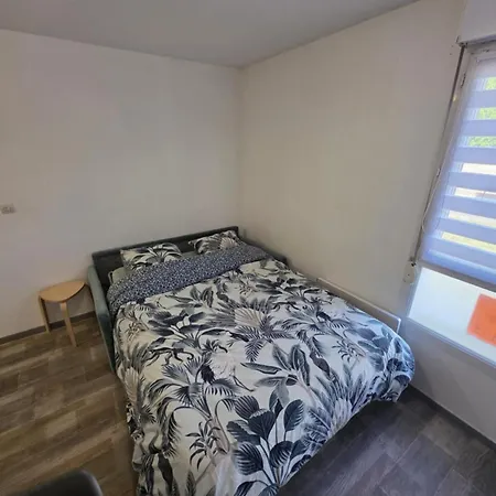 En Face De La Fac De Droit Douai
