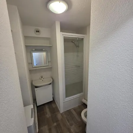 En Face De La Fac De Droit *