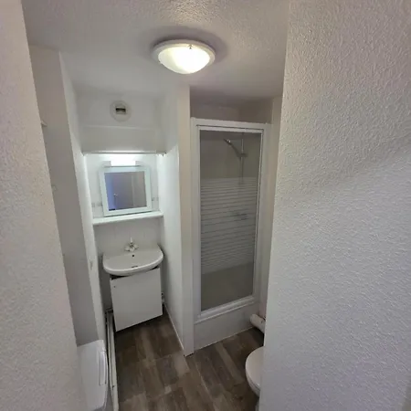 En Face De La Fac De Droit