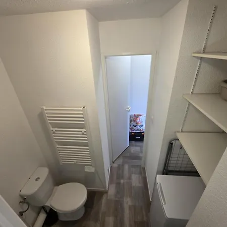 En Face De La Fac De Droit Apartment