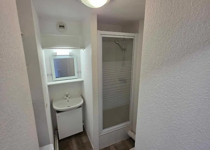 En Face De La Fac De Droit Apartment *