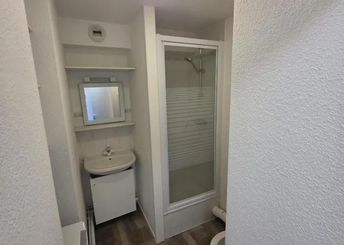 En Face De La Fac De Droit *