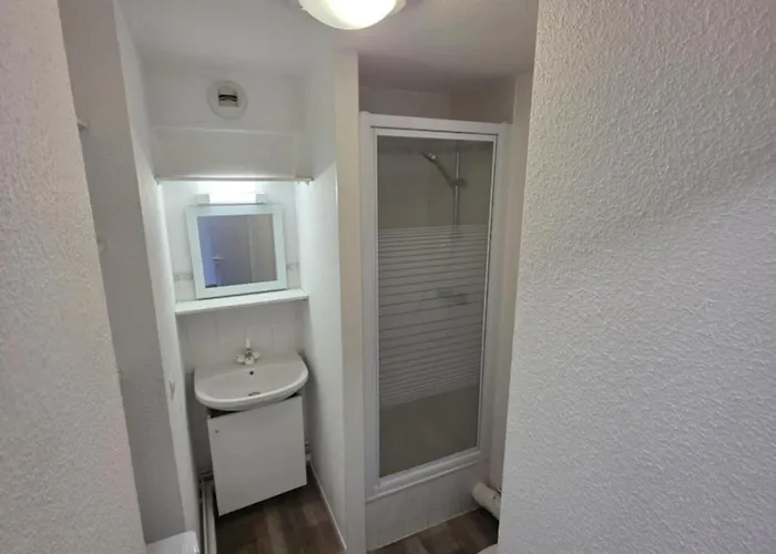 En Face De La Fac De Droit