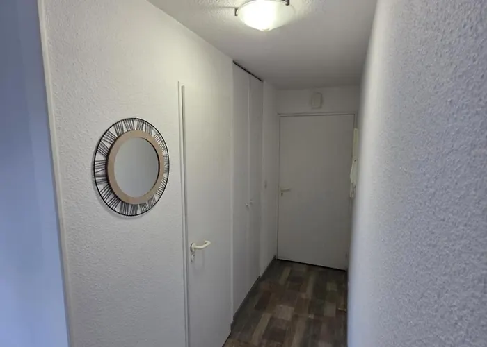 En Face De La Fac De Droit Apartment